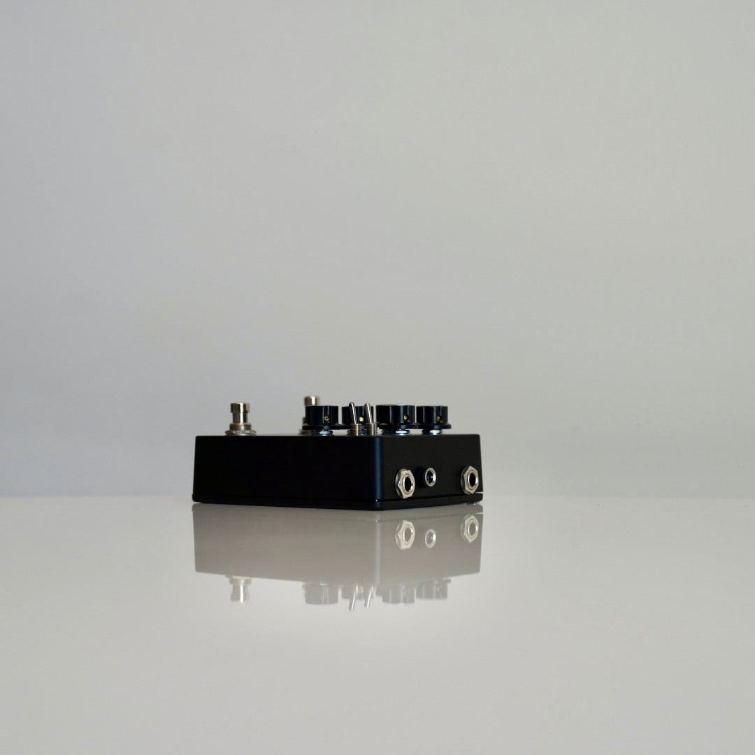 Adventure Audio Fuzz Peaks v2 (blackout ltd)